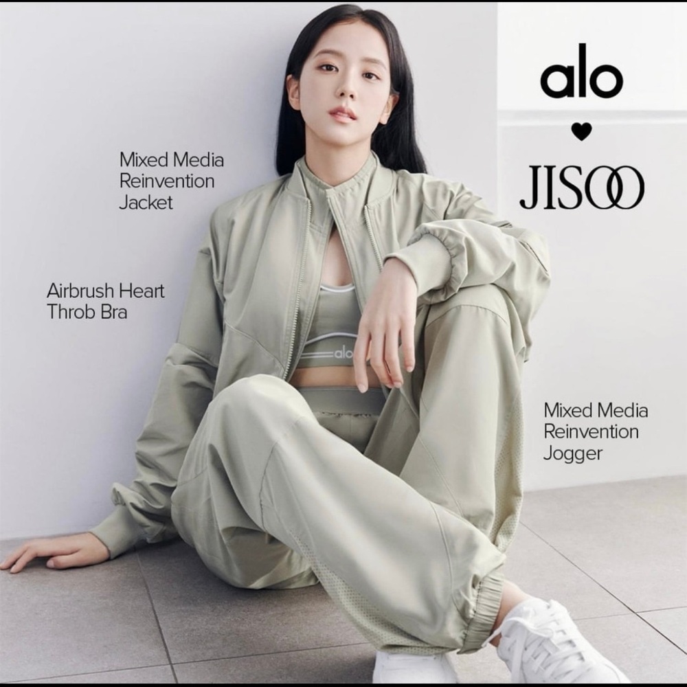 alo Mixed Media Reinvention Jacket and Jogger Set Size S limestone